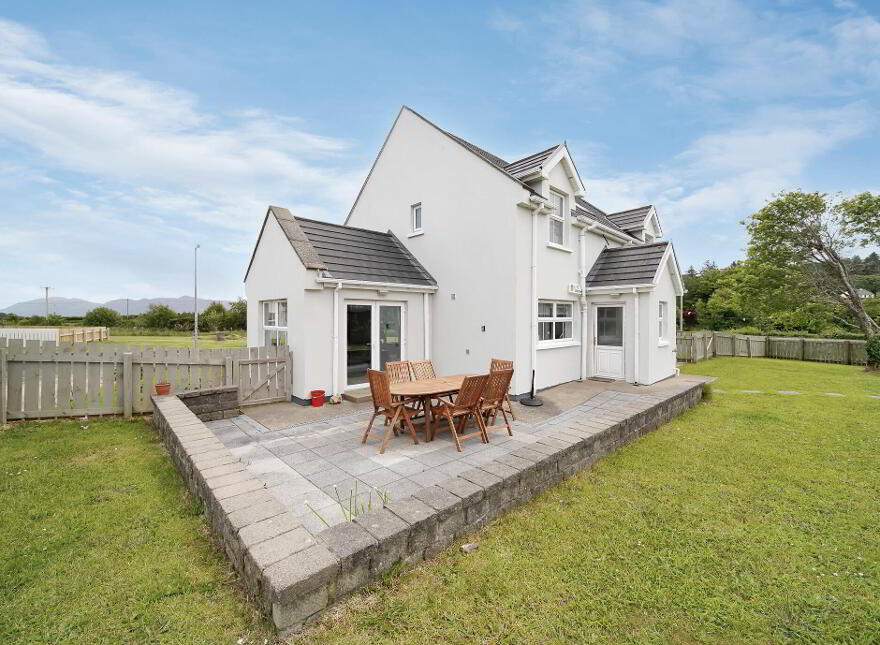 Sand Piper Lodge, 1 Ballymastocker Heights, Portsalon, F92X085