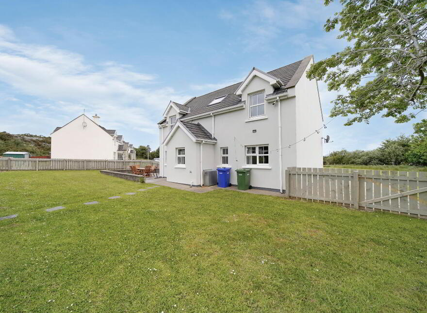 Sand Piper Lodge, 1 Ballymastocker Heights, Portsalon, F92X085