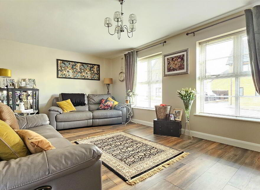 33 Highgrove Crescent, Carrickfergus, BT38 9TZ
