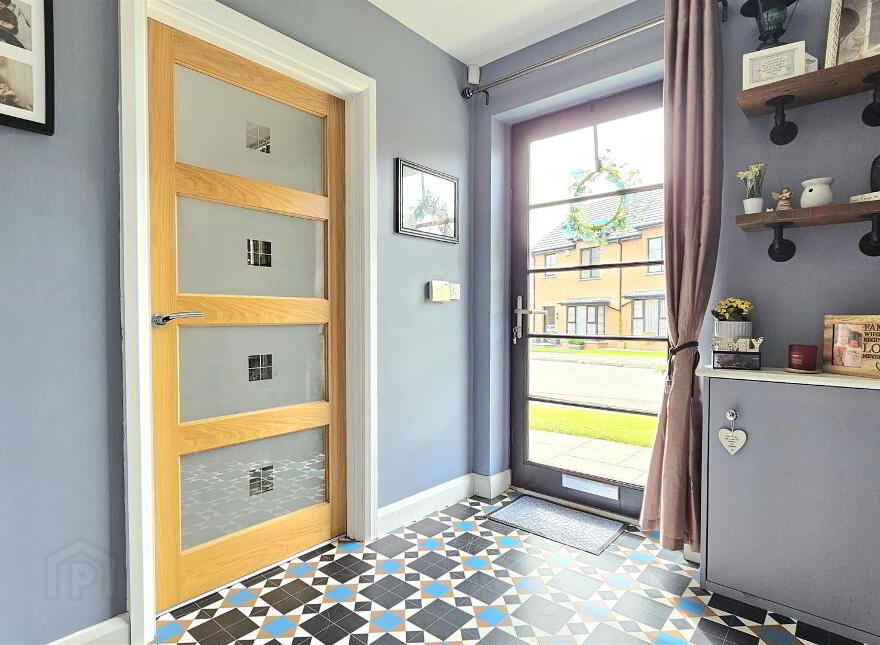 33 Highgrove Crescent, Carrickfergus, BT38 9TZ