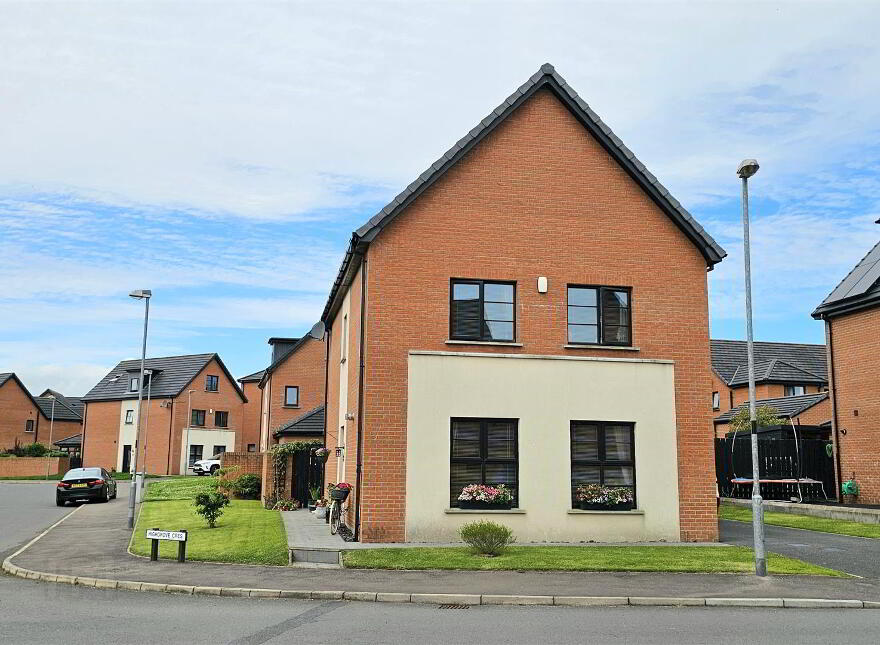 33 Highgrove Crescent, Carrickfergus, BT38 9TZ