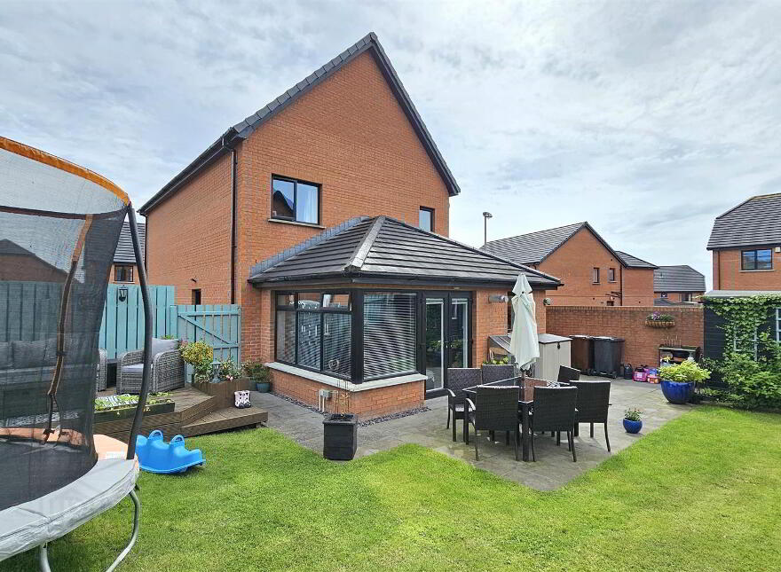 33 Highgrove Crescent, Carrickfergus, BT38 9TZ