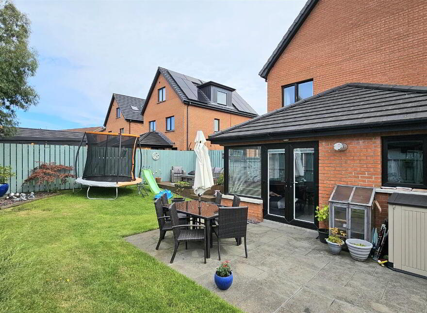33 Highgrove Crescent, Carrickfergus, BT38 9TZ