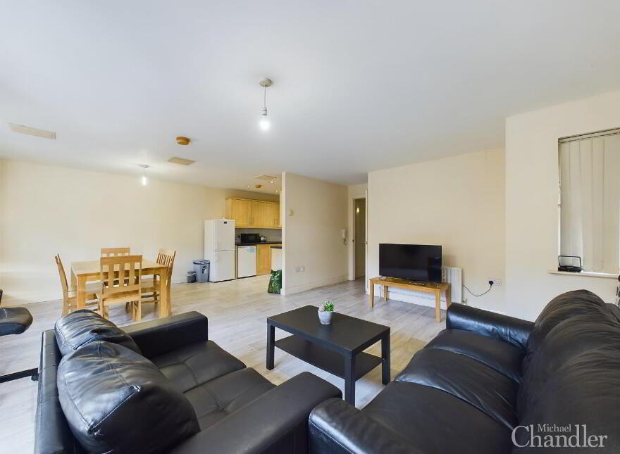 107 College Court Central, King Street, Belfast, BT1 6AD