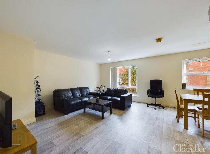 107 College Court Central, King Street, Belfast, BT1 6AD
