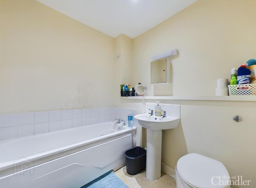 107 College Court Central, King Street, Belfast, BT1 6AD