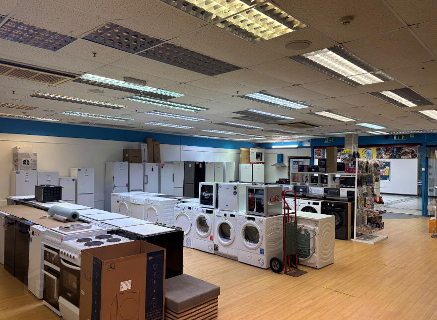 Unit 31-32 Castle Mall, Antrim, BT41 4DN
