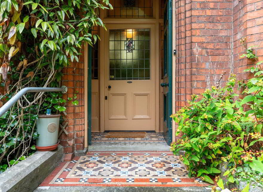 78 Kings Road, Belfast, BT5 6JN