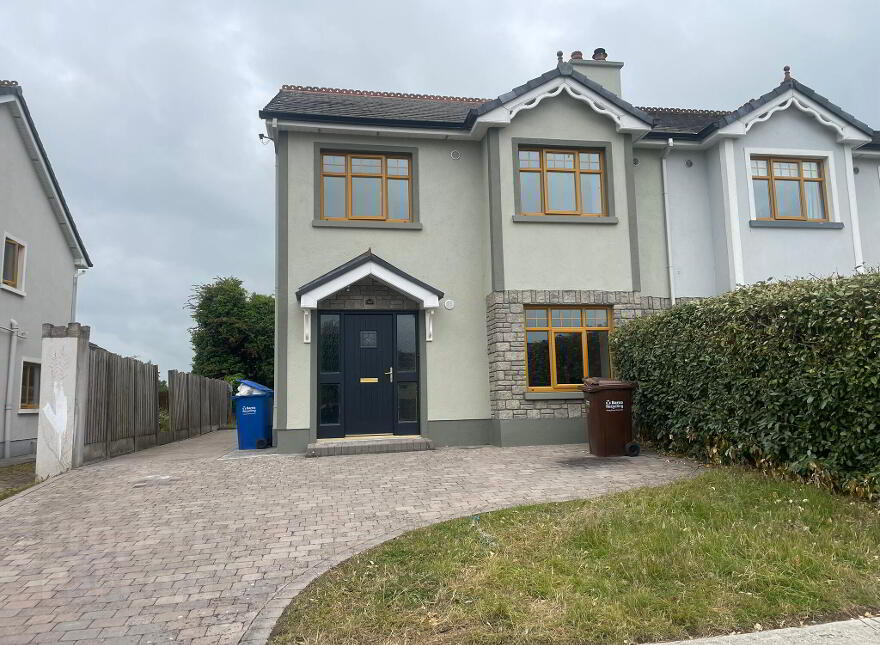 42 Oldwood, Ardsallagh, Roscommon Town, F42FW67 photo