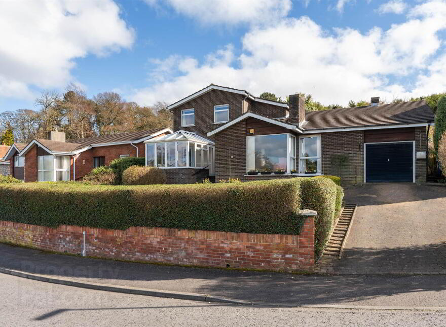 10 Carlston Avenue, Holywood, BT18 0NF photo