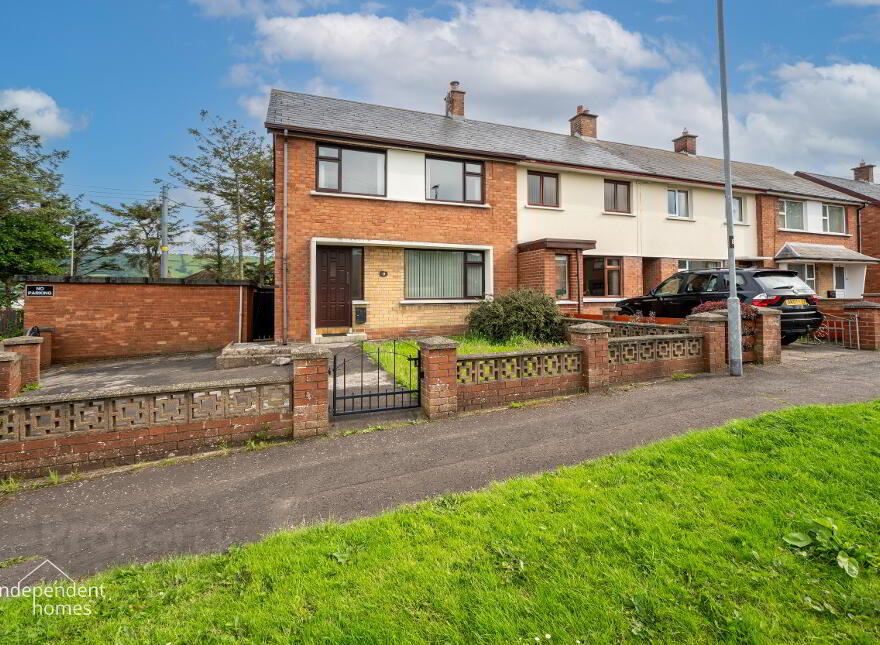 9 Beachlands, Carnlough, Ballymena, BT44 0HL photo