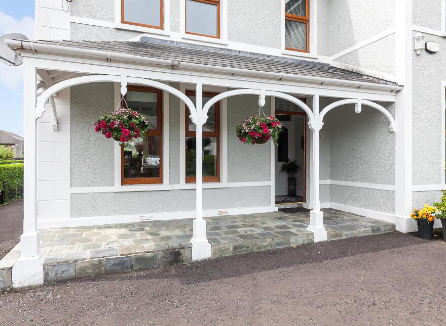 90 Glenarm Road, Larne, BT40 1DS