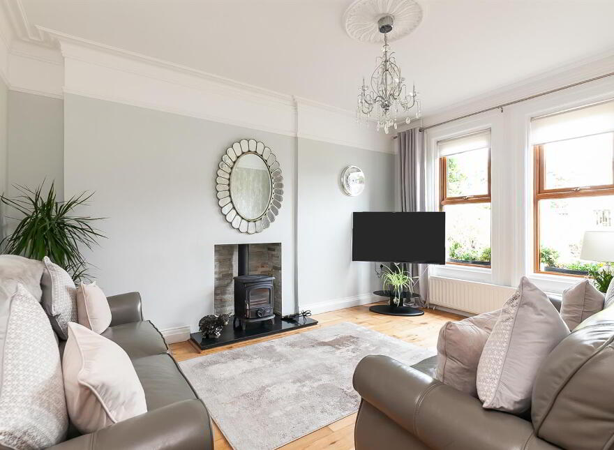 90 Glenarm Road, Larne, BT40 1DS