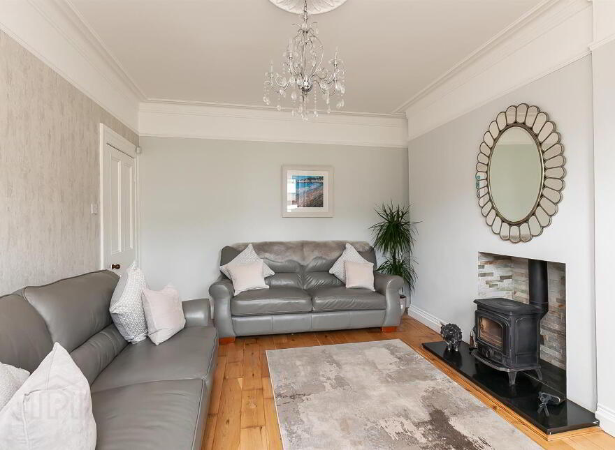 90 Glenarm Road, Larne, BT40 1DS