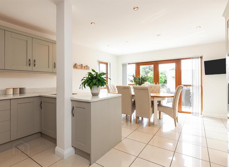 90 Glenarm Road, Larne, BT40 1DS