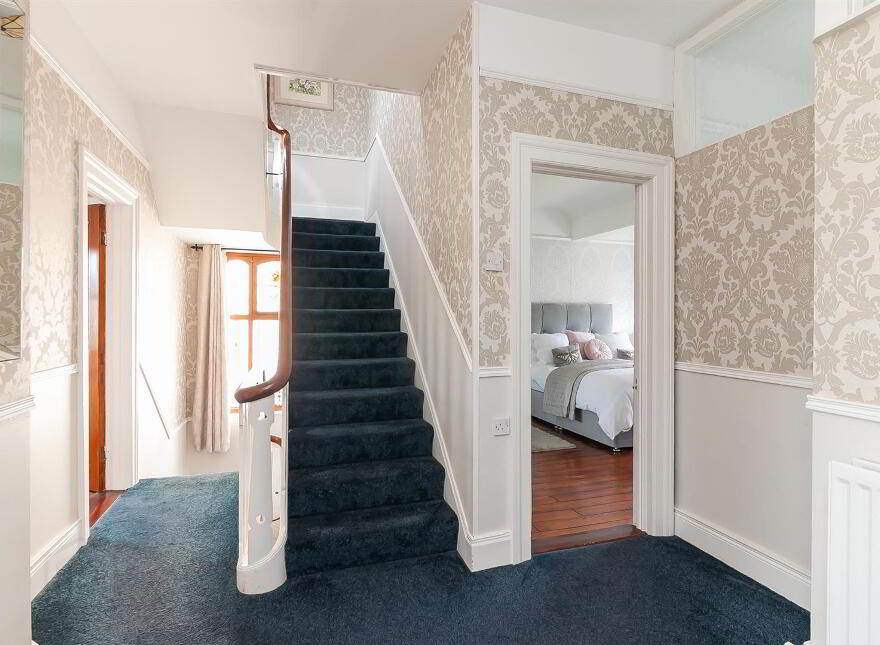 90 Glenarm Road, Larne, BT40 1DS