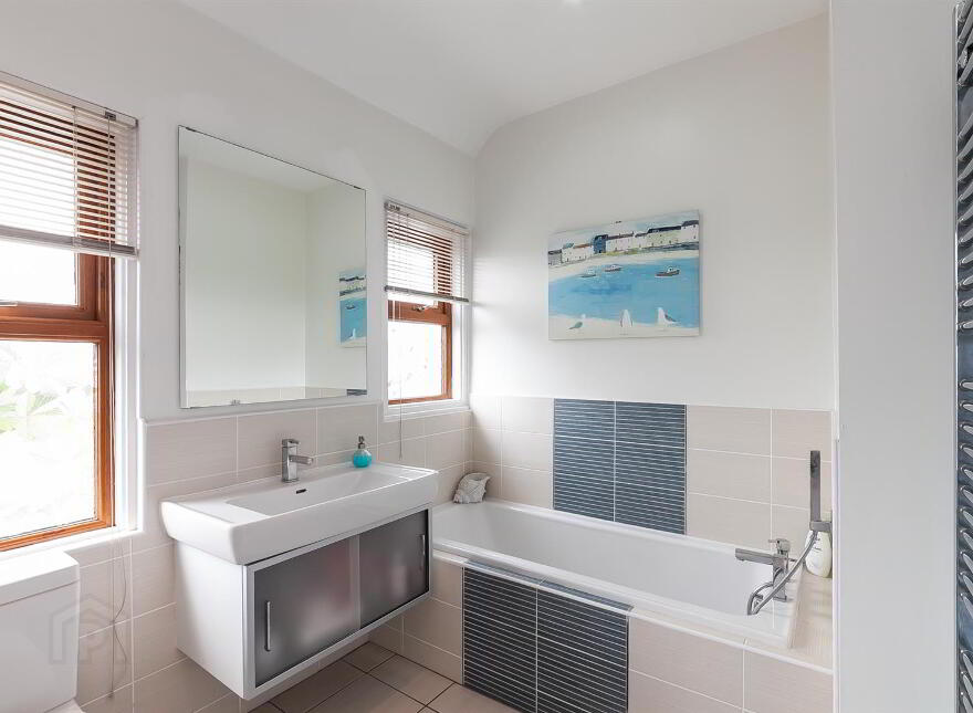 90 Glenarm Road, Larne, BT40 1DS