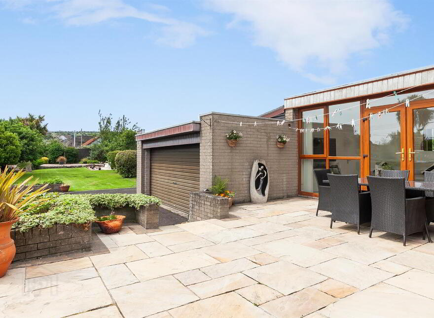 90 Glenarm Road, Larne, BT40 1DS