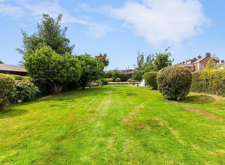 90 Glenarm Road, Larne, BT40 1DS
