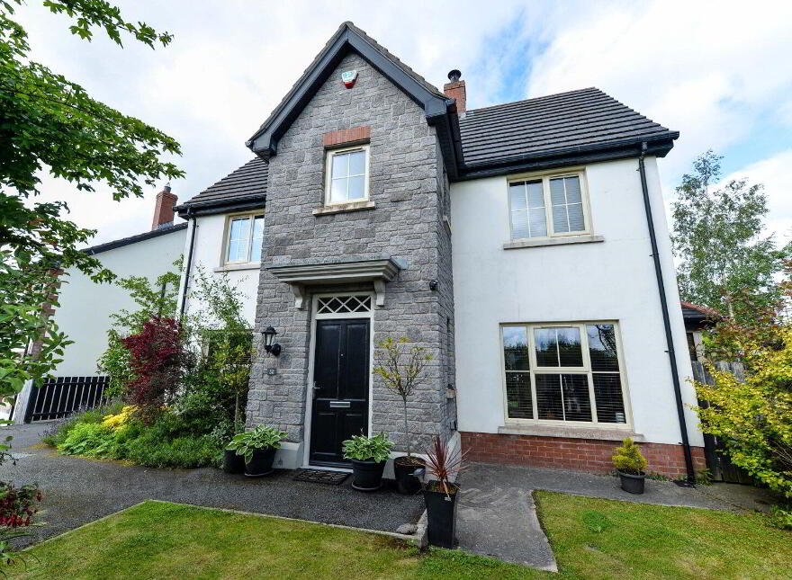 32 Coopers Mill Park, Dundonald, Belfast, BT16 1SX photo