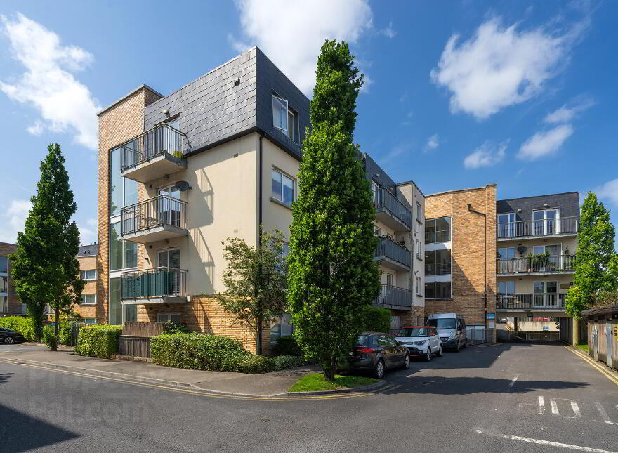 16 Eaton Way, Rathcoole, Dublin, D24W297 photo