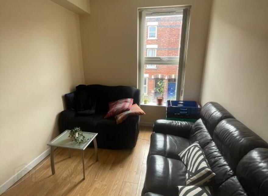 37b Wellesley Avenue, Belfast, BT9 6DG