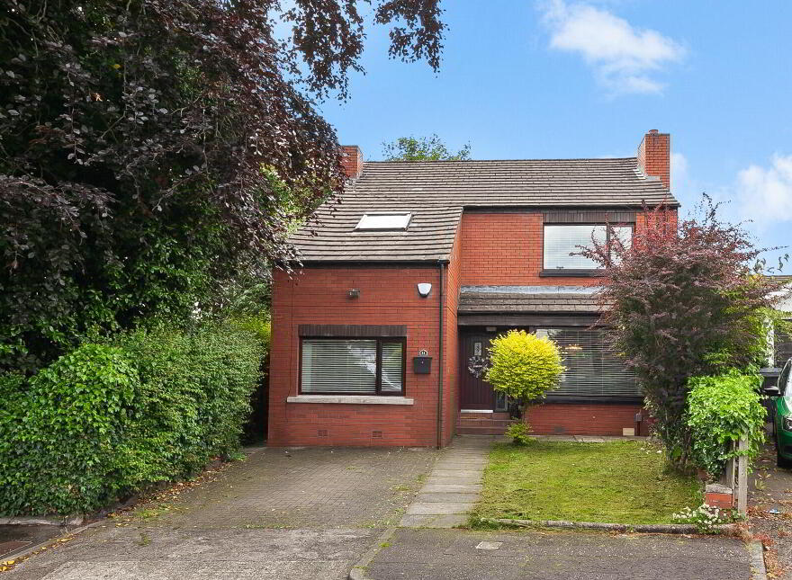 11 Fortwilliam Gardens, Belfast, BT15 4BS photo