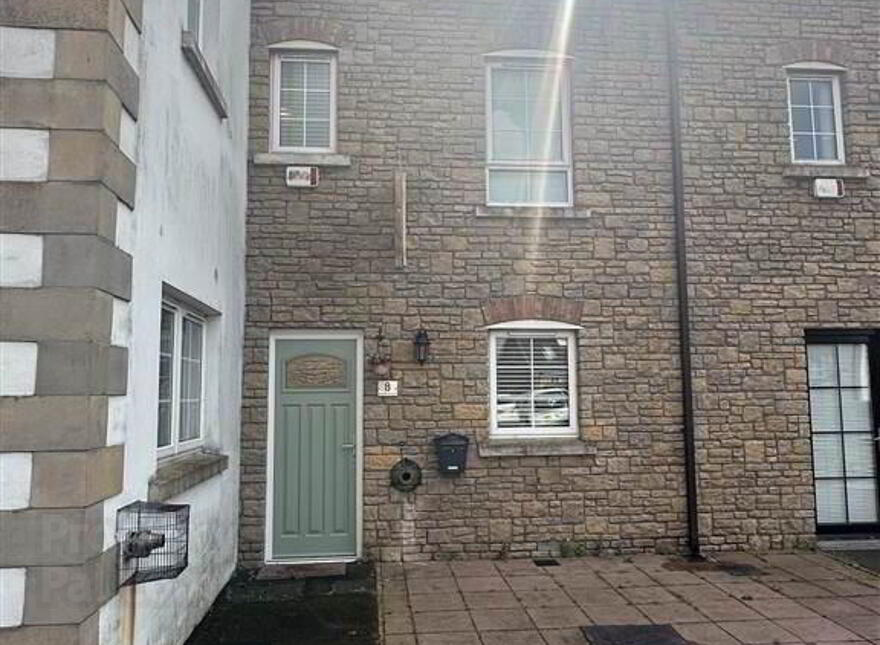 8 Broomhill Courtyard, Magheralin, BT67 0UX photo