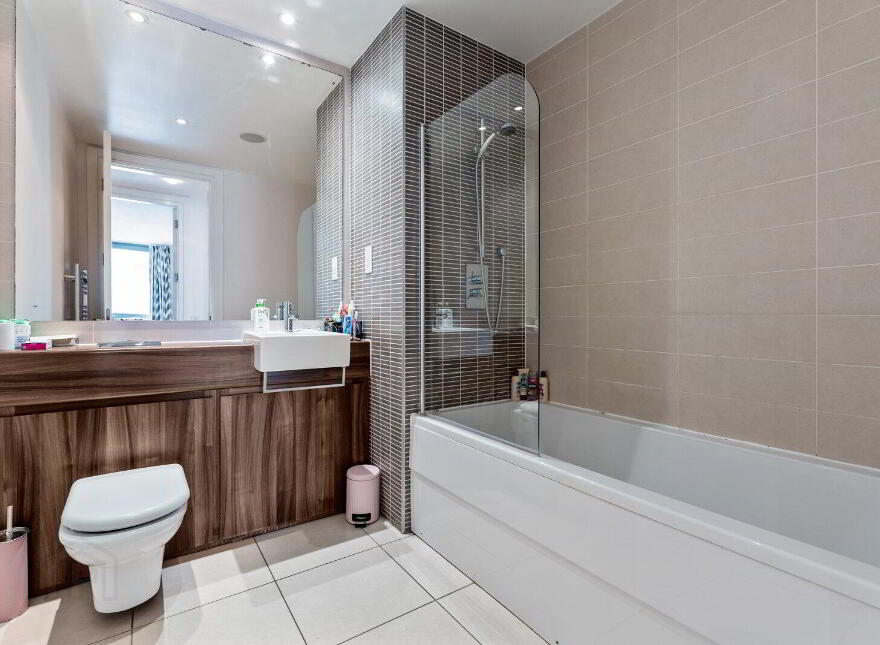 Apartment 7.35 The Arc 2h Queens Road, Belfast, BT3 9FJ