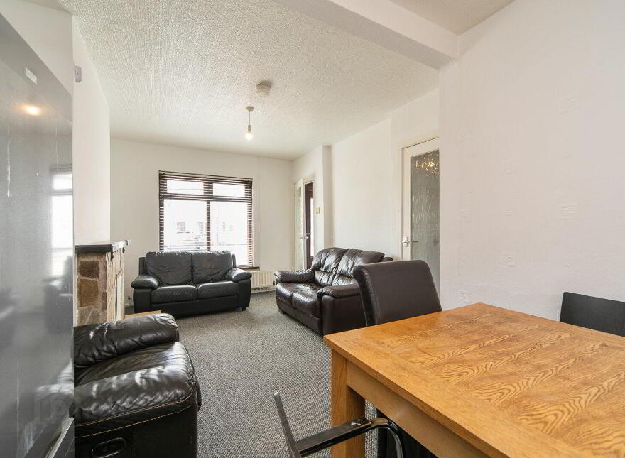 16 Kilburn Street, Belfast, BT12 6JS