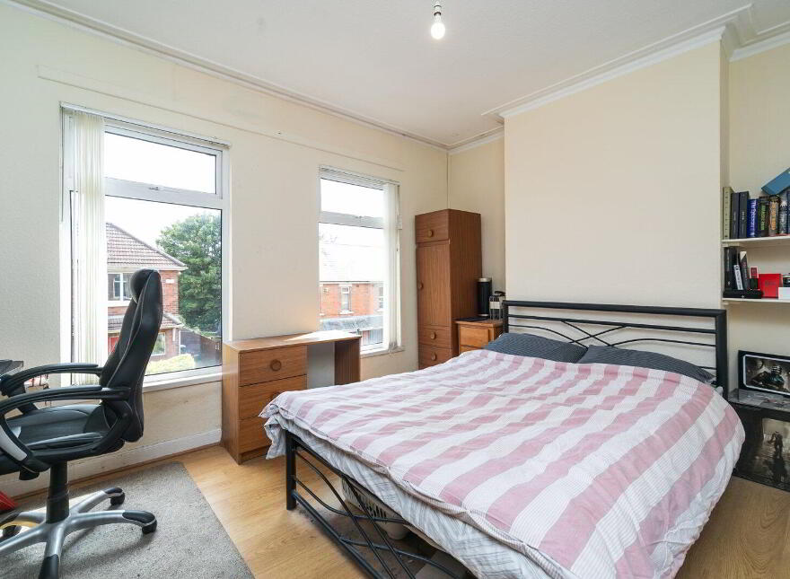51 Sandhurst Drive, Belfast, BT9 5AZ