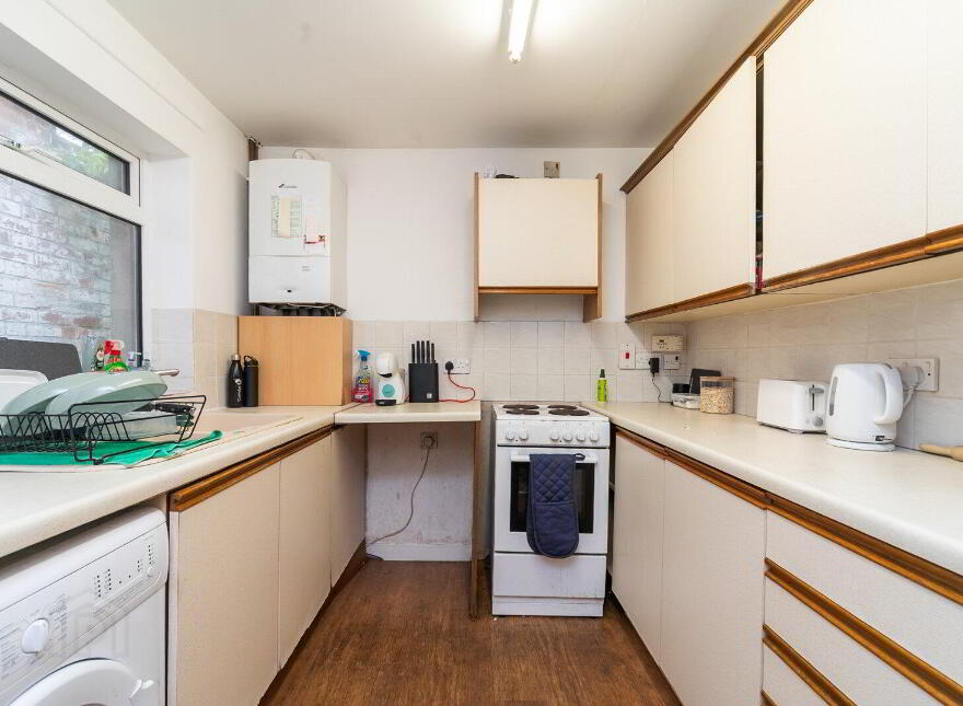 51 Sandhurst Drive, Belfast, BT9 5AZ