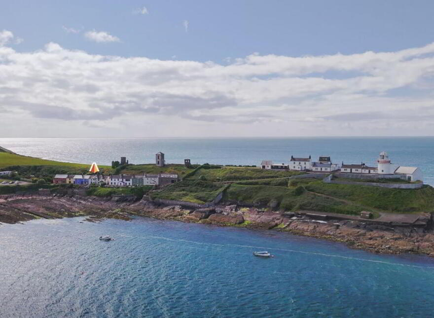 Dunroisin, 4 Lighthouse Terrace, Roches Point, Whitegate, Midleton