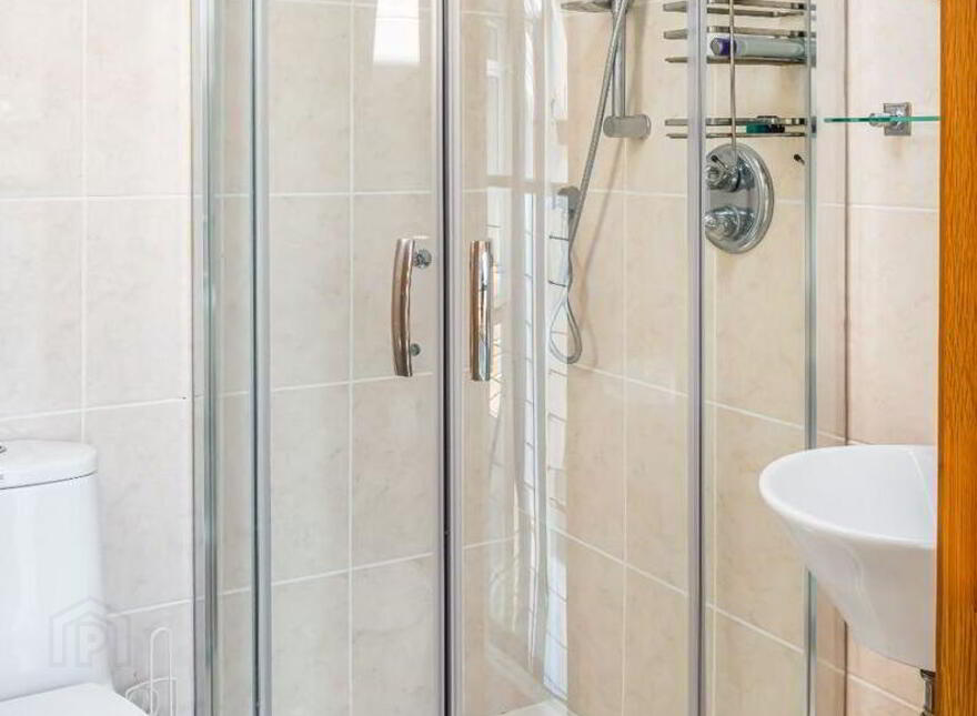 Dunroisin, 4 Lighthouse Terrace, Roches Point, Whitegate, Midleton