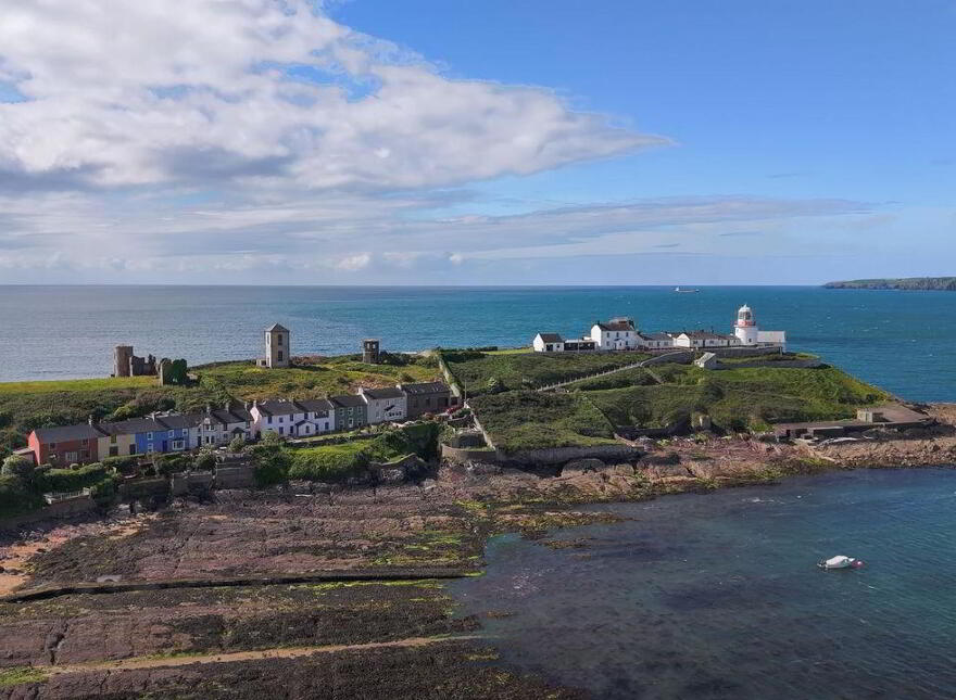 Dunroisin, 4 Lighthouse Terrace, Roches Point, Whitegate, Midleton