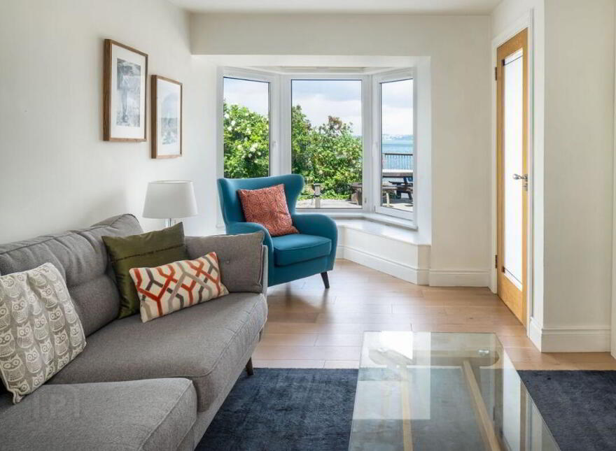 Dunroisin, 4 Lighthouse Terrace, Roches Point, Whitegate, Midleton