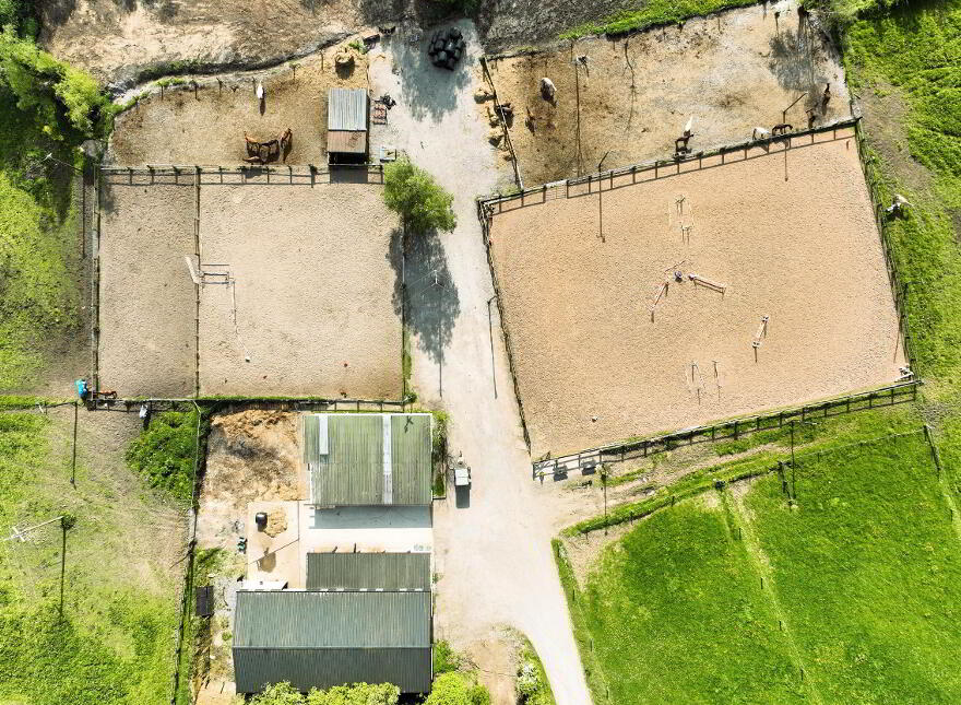 C. 10 Ac. &, 27 Stables, Drumralla Stables, Newtownbutler, BT92 6NJ