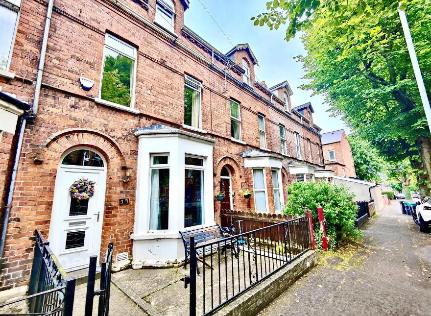 19 Glandore Drive, Belfast, BT15 3FG photo