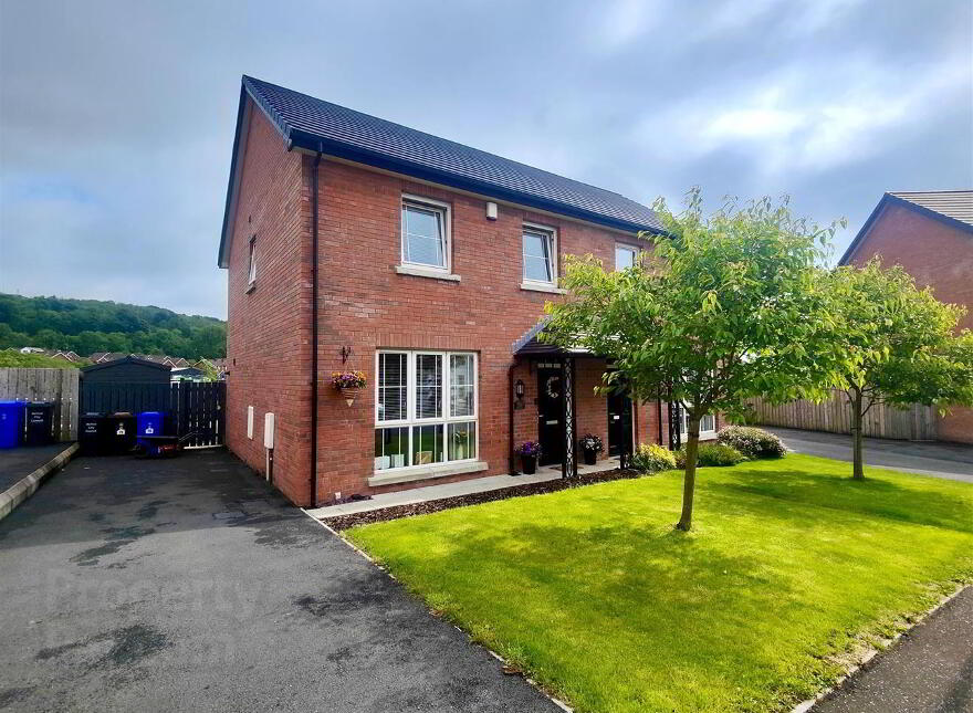 79 Mill Valley Way, Belfast, BT14 8LH photo