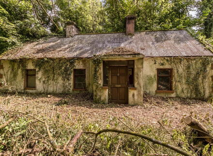 Leitrim, Four Mile House photo