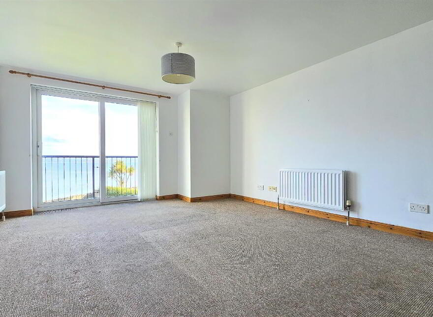 27 Castlerocklands, Carrickfergus, BT38 8BY