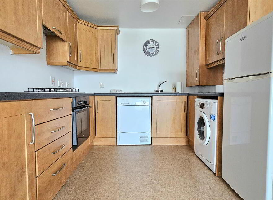 27 Castlerocklands, Carrickfergus, BT38 8BY