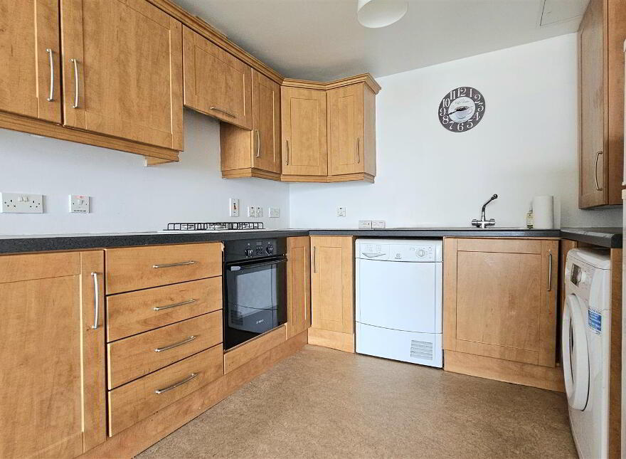 27 Castlerocklands, Carrickfergus, BT38 8BY