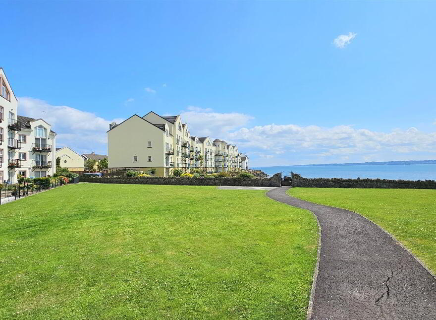 27 Castlerocklands, Carrickfergus, BT38 8BY