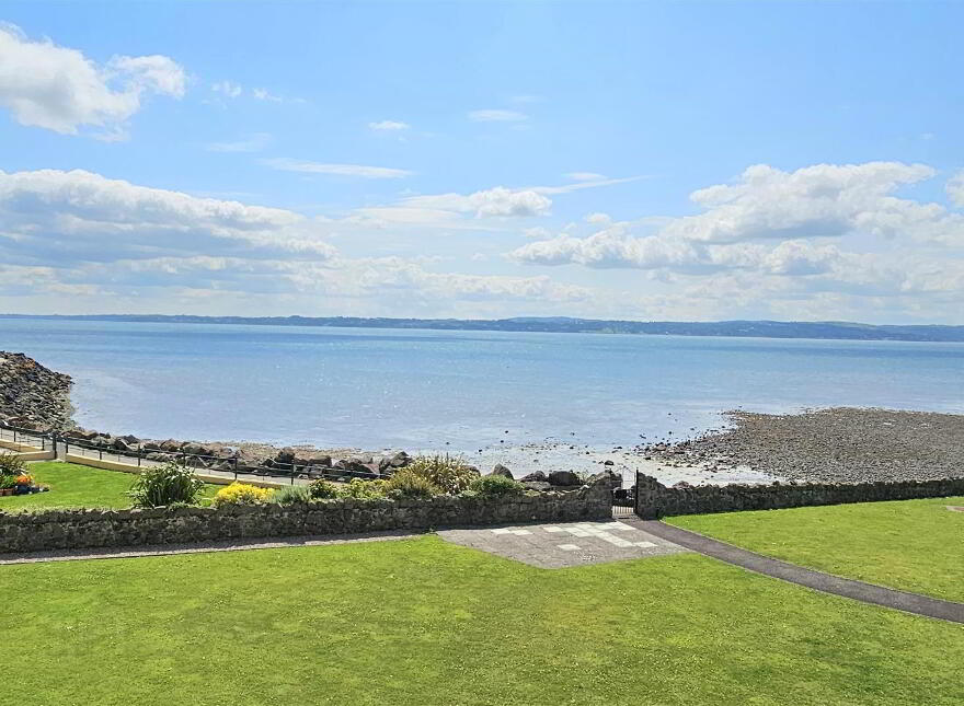 27 Castlerocklands, Carrickfergus, BT38 8BY