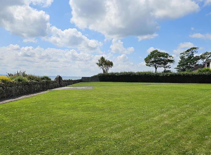 27 Castlerocklands, Carrickfergus, BT38 8BY