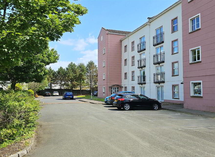 27 Castlerocklands, Carrickfergus, BT38 8BY