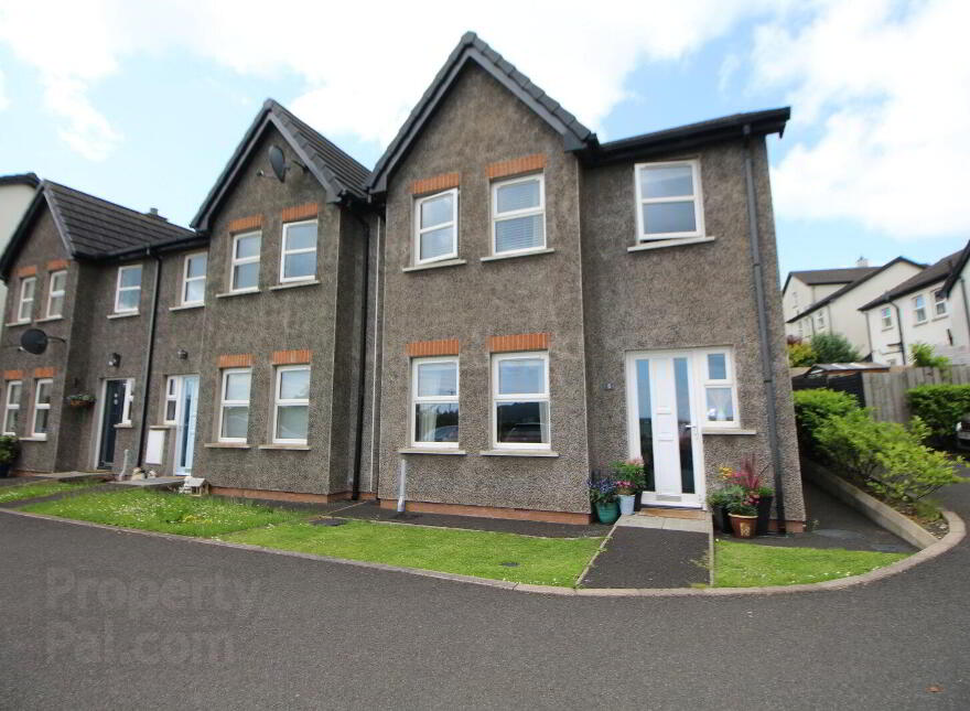 5 Leafield Court, Ballycarry, Carrickfergus, BT38 9FA photo