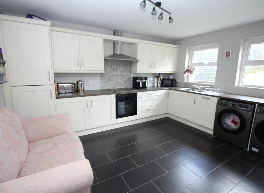 5 Leafield Court, Ballycarry, Carrickfergus, BT38 9FA