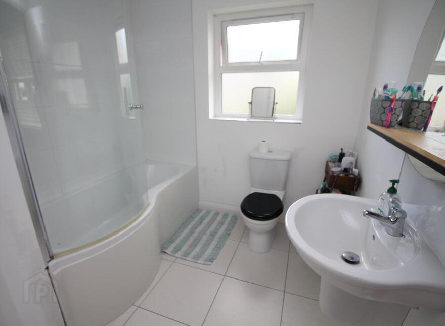5 Leafield Court, Ballycarry, Carrickfergus, BT38 9FA